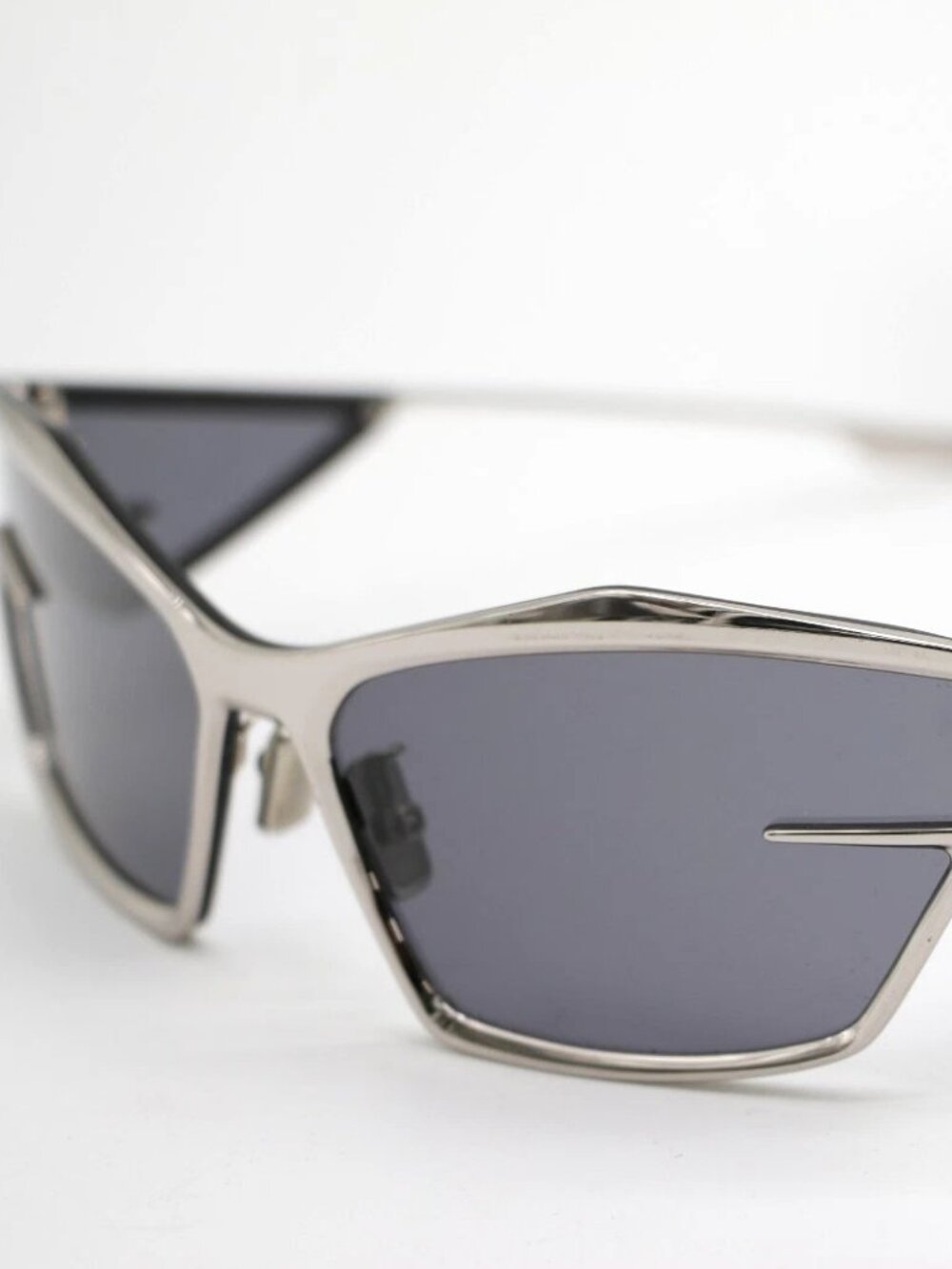 Givenchy Unisex Ruthenium Gray Metal Runway Sunglasses - GV40066U